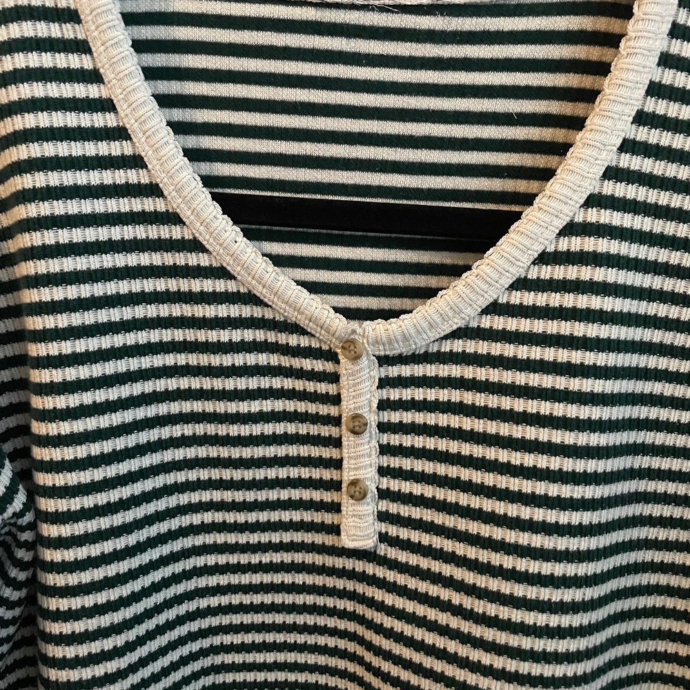 Cropped Striped Long Sleeve - Picture 5 of 5